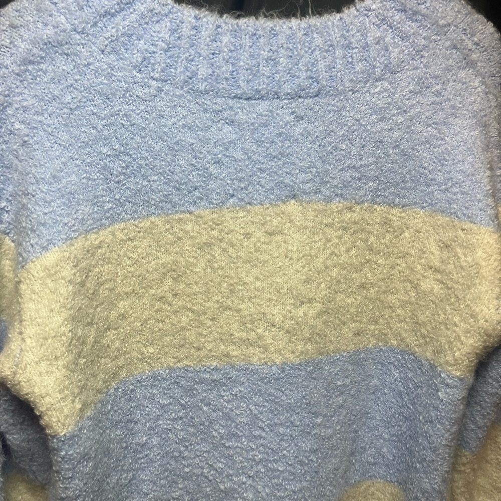 Aerie Oversized Teddy Boucle Blue and Gray Fuzzy V-Neck Sweater - Picture 6 of 6